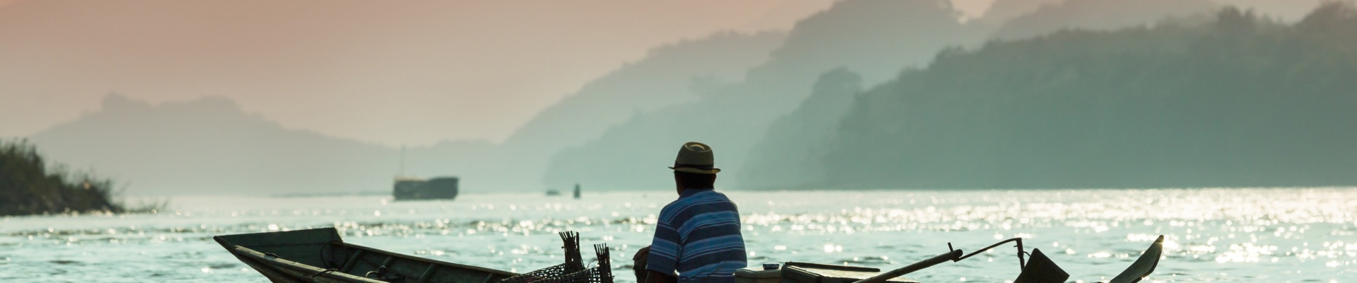 bateau traditionnel laos