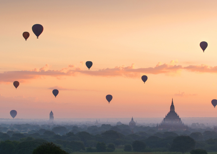 montgolfieres bagan sunset