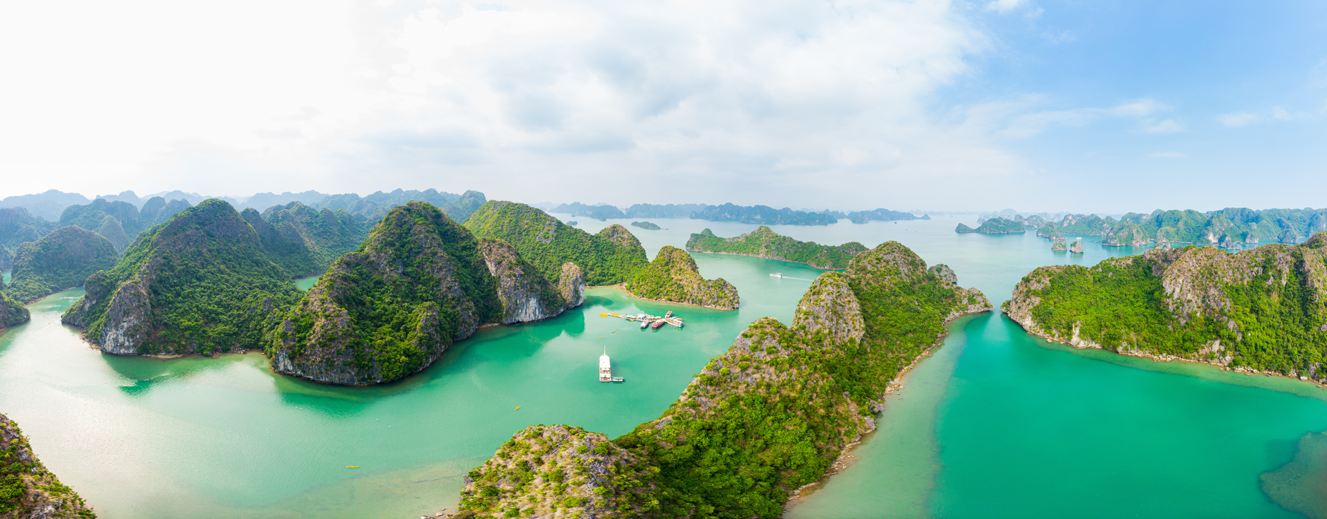 vue panoramique baie ha long vietnam